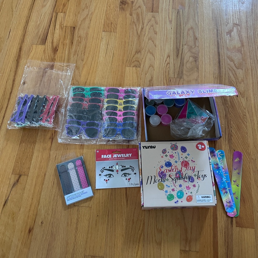 Bundle of leftover party favors Party Kit – Multicolor Slime & Accessories